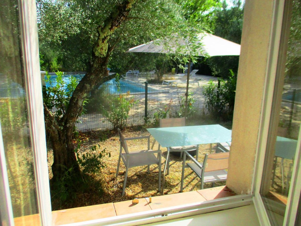 Le Mas Des Lilas Uzes Exterior photo