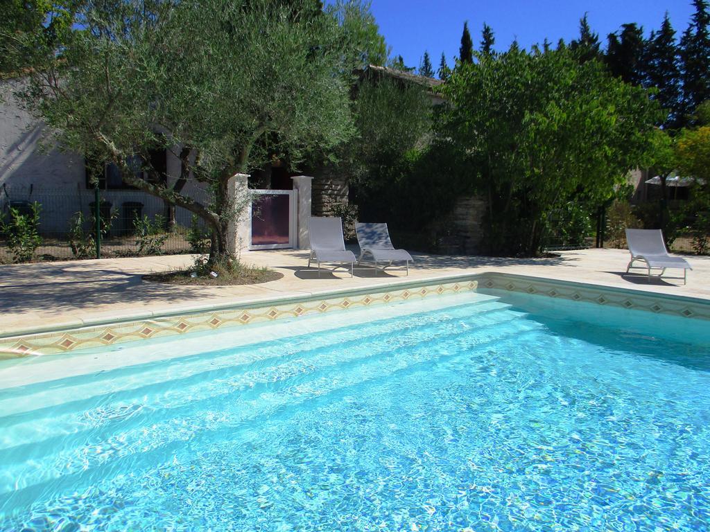 Le Mas Des Lilas Uzes Exterior photo