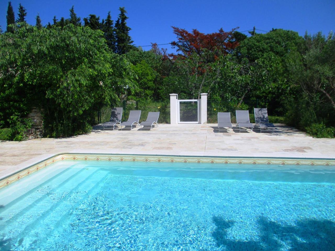 Le Mas Des Lilas Uzes Exterior photo